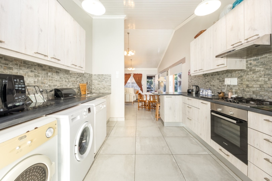 4 Bedroom Property for Sale in Vierlanden Western Cape